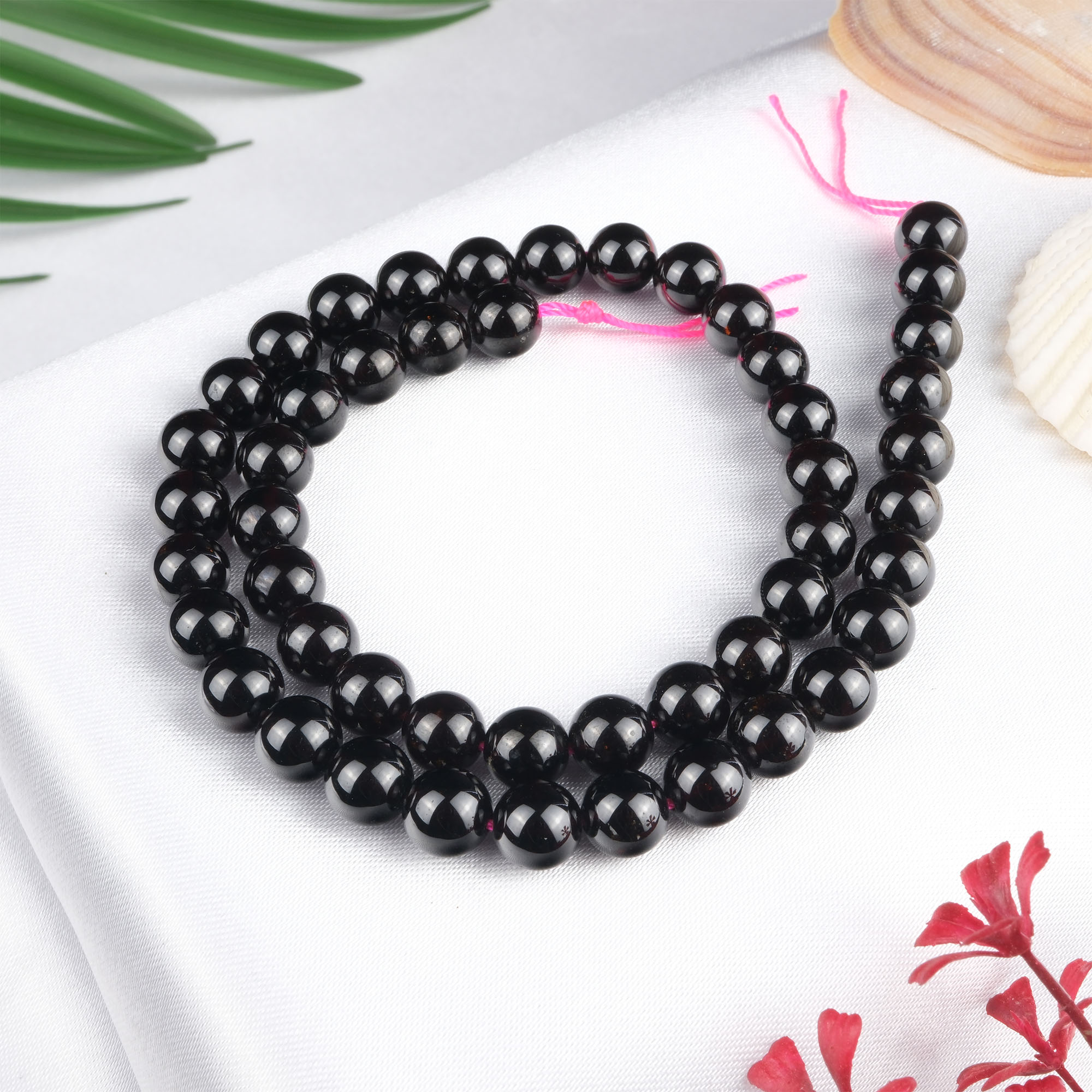 granat-dizi-dogal-tas-dizi-8mm-safir-tas-evi (2) Granat doğal taş dizi 8 mm – koyu kırmızı tonlarıyla enerji, tutku ve canlılık sağlayan toptan doğal taş dizi