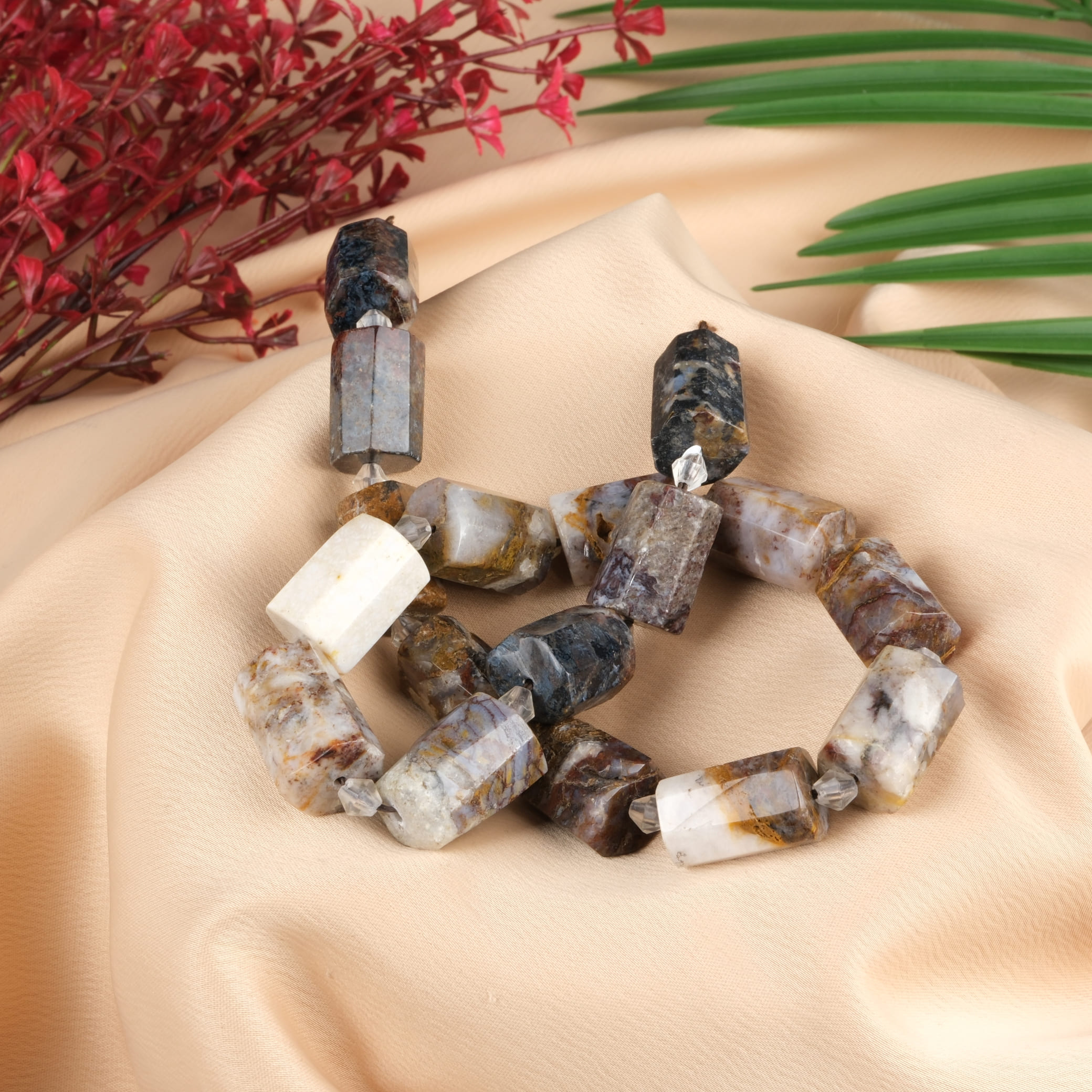 pietersite-iri-silindir-dizi-dogal-tas-dizi-safir-tas-evi-1.jpg Pietersite İri Silindir Doğal Taş Dizi - Görsel 1