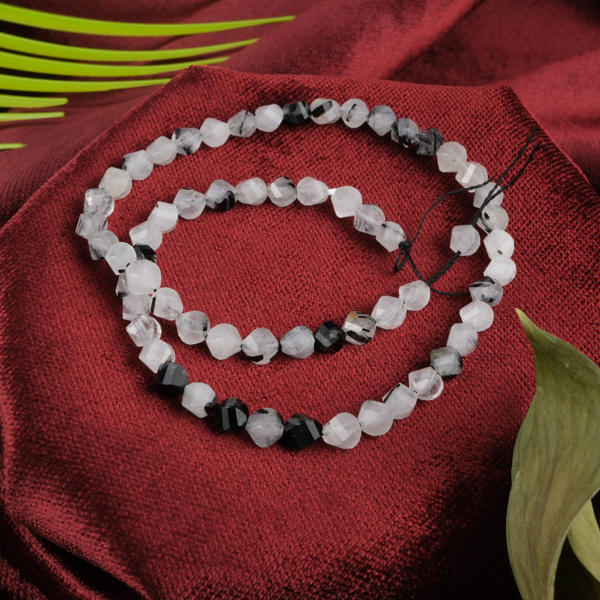 rutil-kuvars-dizi-dogal-tas-dizi-6mm-burgu-kesim-safir-tas-evi-1.jpg Rutil Kuvars Doğal Taş Dizi (6mm Burgu Kesim) - Görsel 1