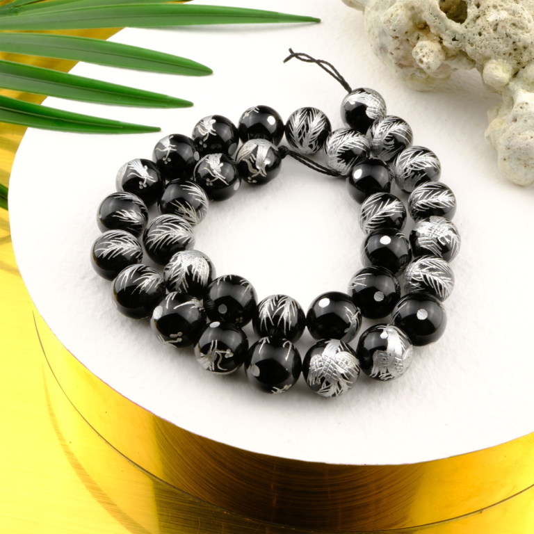 Feng Shui Oniks 12x14mm toptan doğal taş dizi – siyahın güçlü enerjisini Feng Shui felsefesiyle buluşturan, koruyucu ve dengeleyici taş; kolye ve bileklik tasarımlarında şıklık sağlar.