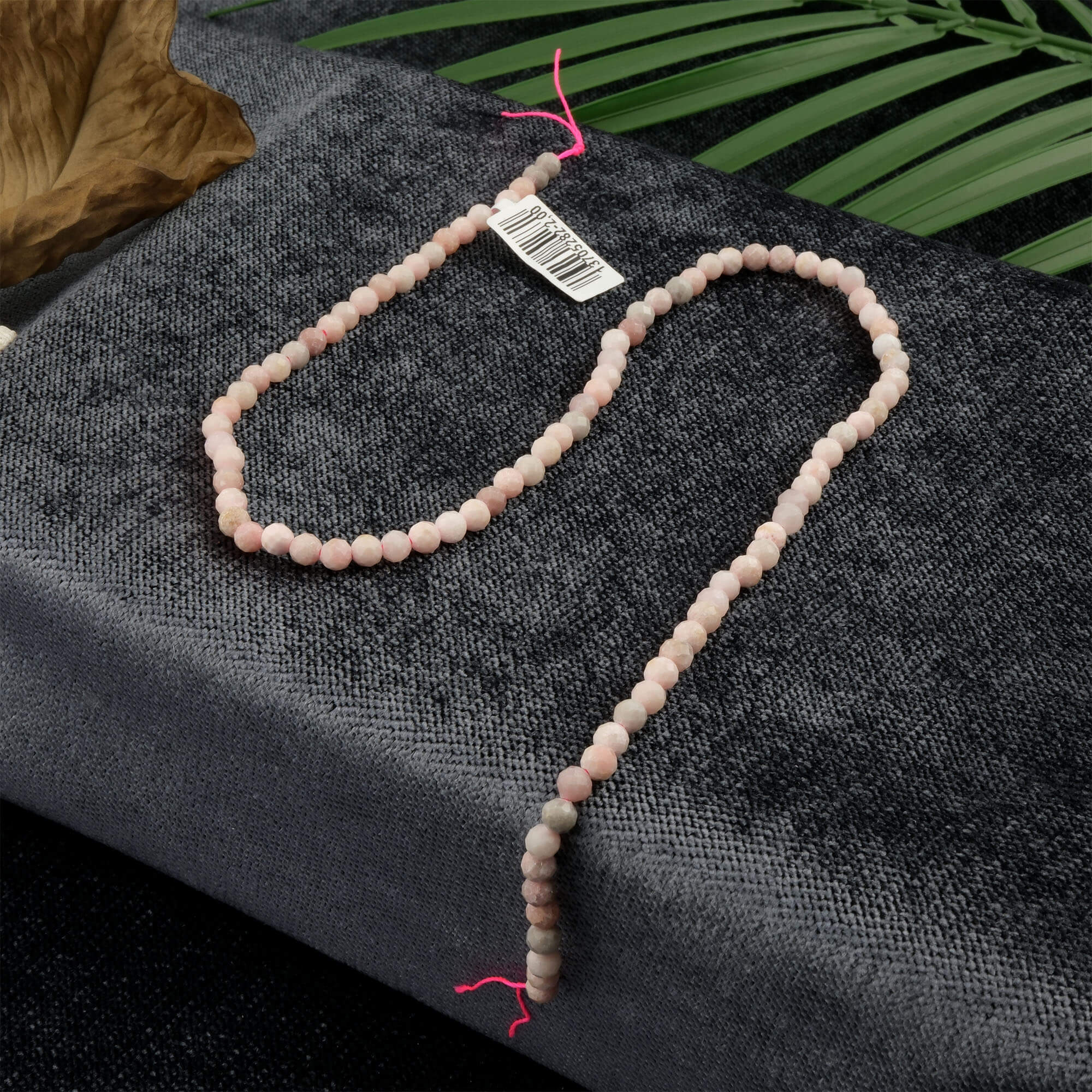kesimli-pembe-opal-dizi-dogal-tas-dizi-4mm-safir-tas-evi- (1) Kesimli Pembe Opal doğal taş dizi 4mm – yumuşak pembe tonlarıyla sevgi ve huzur enerjisini yayan, zarif görünümlü toptan doğal taş dizi.