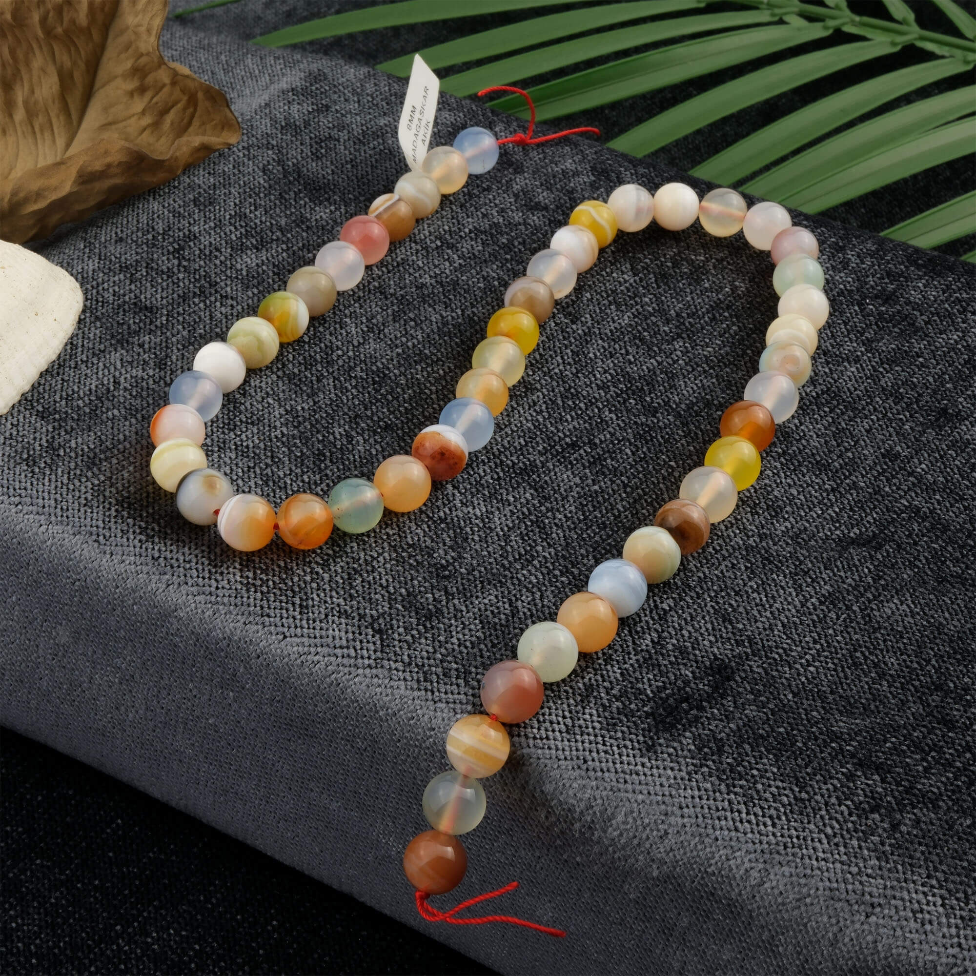 madagaskar-akik-dizi-dogal-tas-dizi-8mm-safir-tas-evi (2) Madagaskar Akik doğal taş dizi 8mm – toprak tonlarında sabır, denge ve koruma enerjisi taşıyan toptan doğal taş dizi