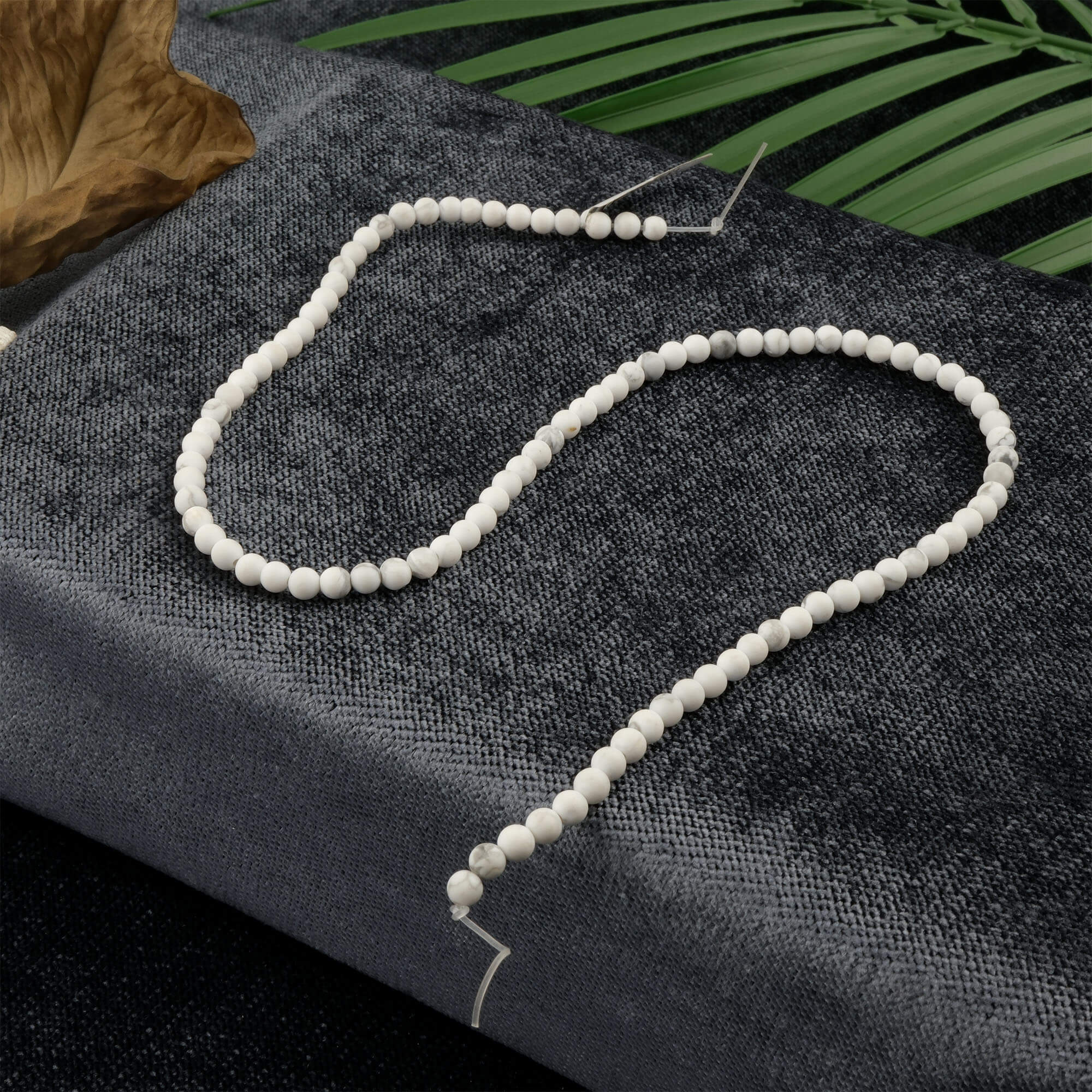 mat-havlit-dizi-dogal-tas-dizi-4mm-safir-tas-evi (2) Mat Havlit doğal taş dizi 4mm – beyaz zemin üzerinde gri damar desenleriyle sakinlik, sabır ve huzur enerjisi taşıyan toptan doğal taş dizi