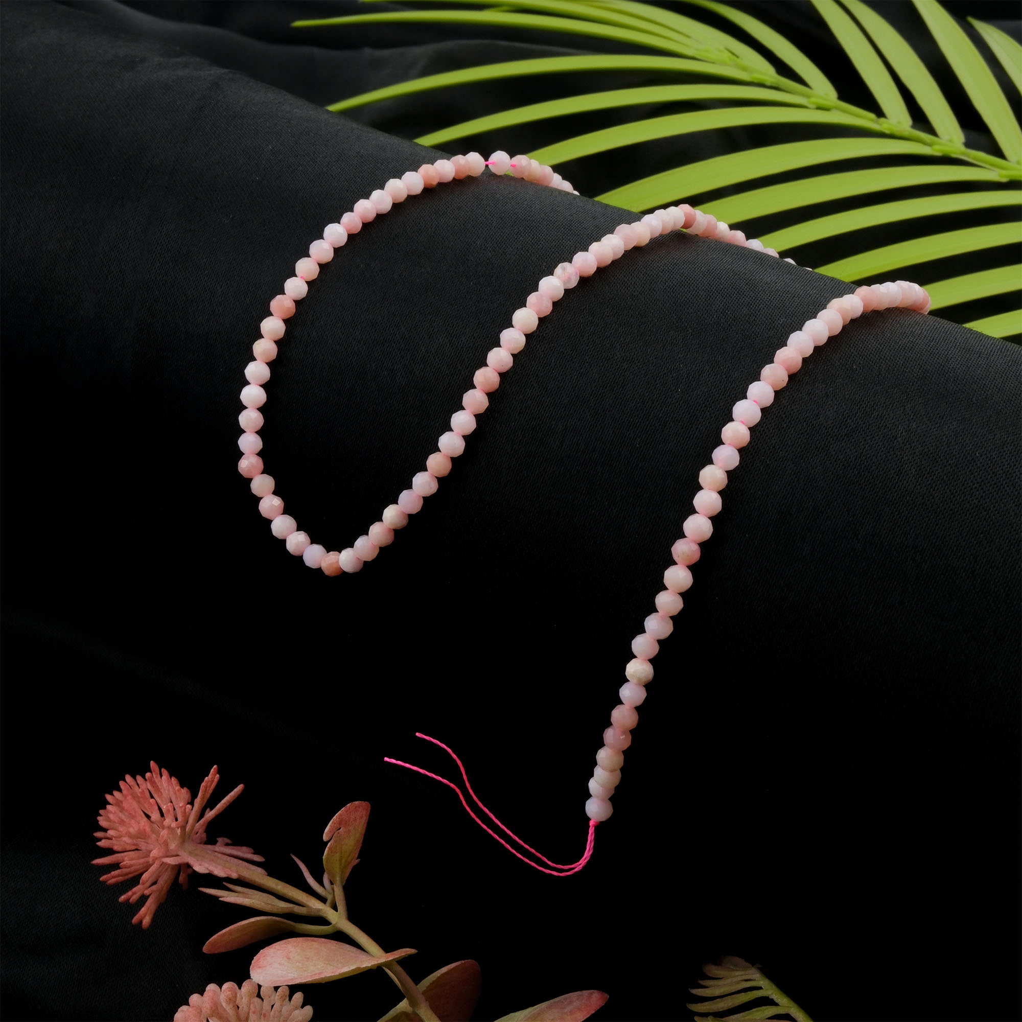 opal-dizi-dogal-tas-dizi-3mm-faset-kesimli-safir-tas-evi-1 (2) toptan doğal taş dizi opal, 3mm faset kesimli yapısıyla ışığa göre renk oyunları sergileyen, zarif ve dikkat çekici takı üretimi için ideal doğal taş dizi