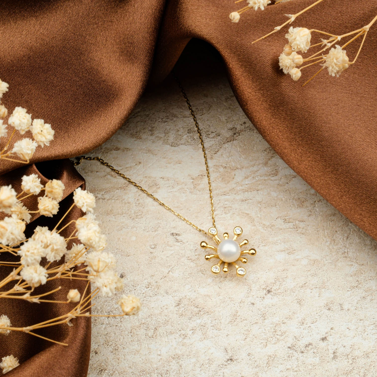 konya-dogal-tas-evi-orijinal-inci-dogal-tas-kolye-925-gumus-gold-1.jpg Orijinal İnci Doğal Taş 925 Ayar Gümüş Gold Kolye - Görsel 1