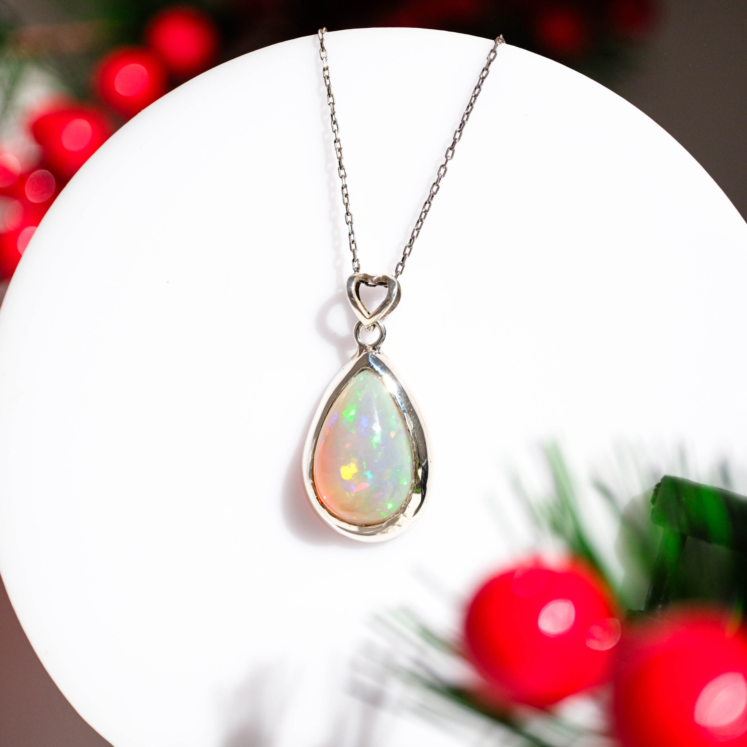 konya-dogaltas-evi-orijinal-opal-tasi-925-ayar-gumus-tasarim-bayan-kolye-scaled-1.jpg Orijinal Opal Taşı 925 Ayar Gümüş Tasarım Kadın Kolye - Görsel 1