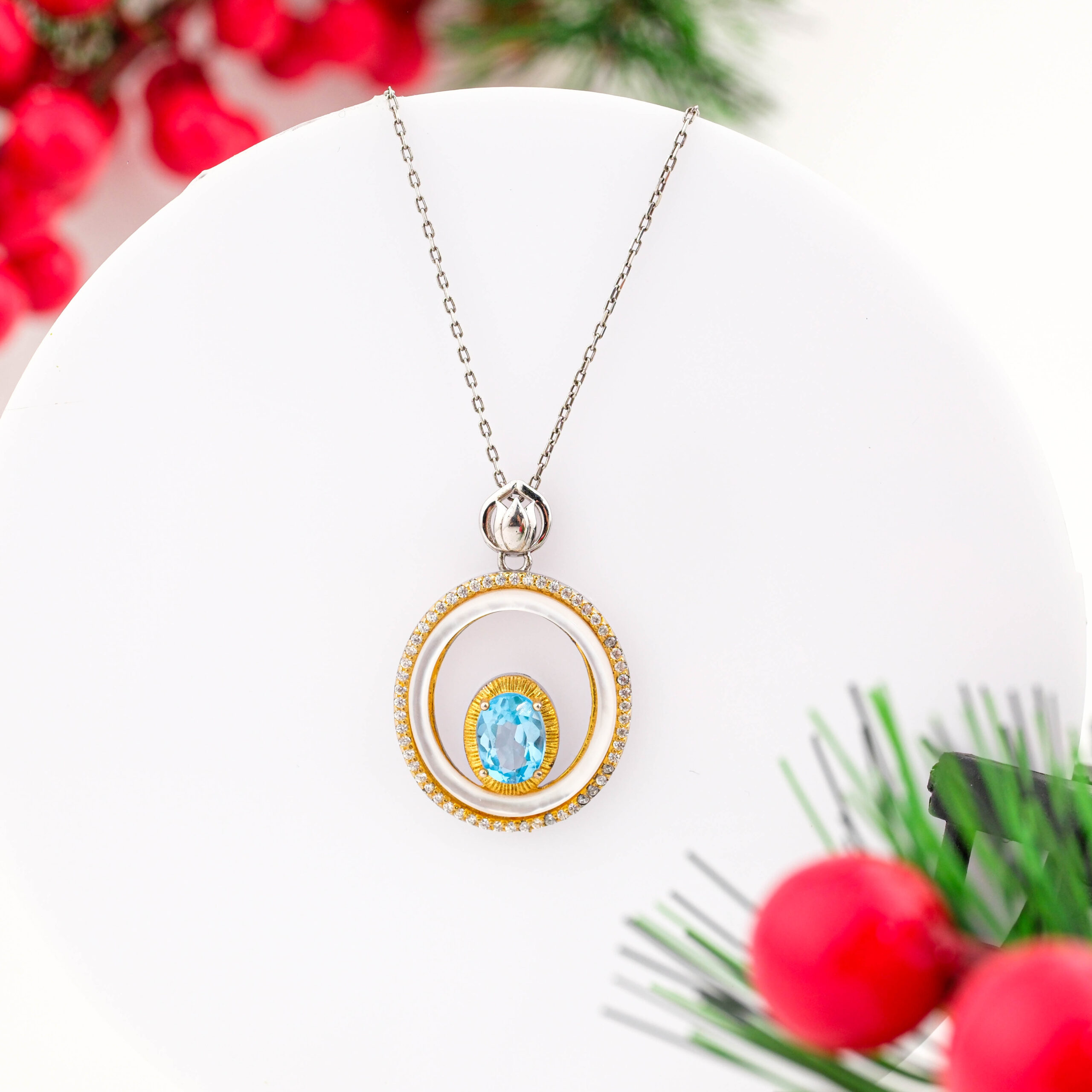 konya-dogaltas-evi-orijinal-topaz-sedef-ve-swarovski-tasi-925-ayar-gumus-tasarimli-bayan-kolye-scaled-1.jpg Orijinal Topaz, Sedef ve Swarovski Taşı 925 Ayar Gümüş Tasarımlı Kadın Kolye - Görsel 1