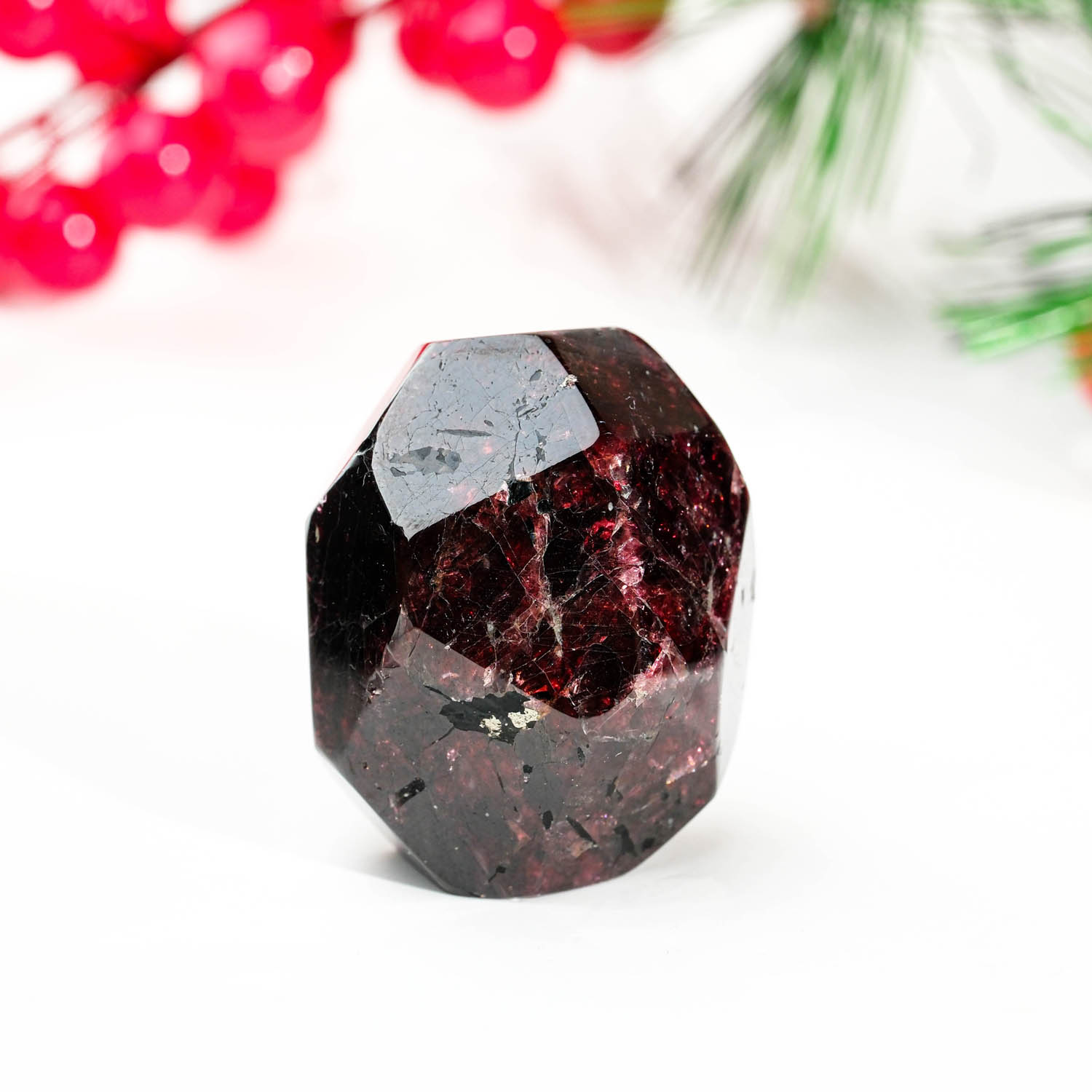 konya-dogaltas-evi-ozel-renk-lal-garnet-kristali-dogal-tas-ham-parca-almandin.jpg Özel Renk Lal (Garnet) Kristali Doğal Taş Ham Parça (Almandin Garnet Cinsi) - Görsel 1