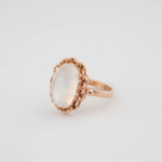 Anillo de diseño de lujo para mujer en plata de ley 925 chapado en oro rosa, adornado con una gema de piedra de luna natural.