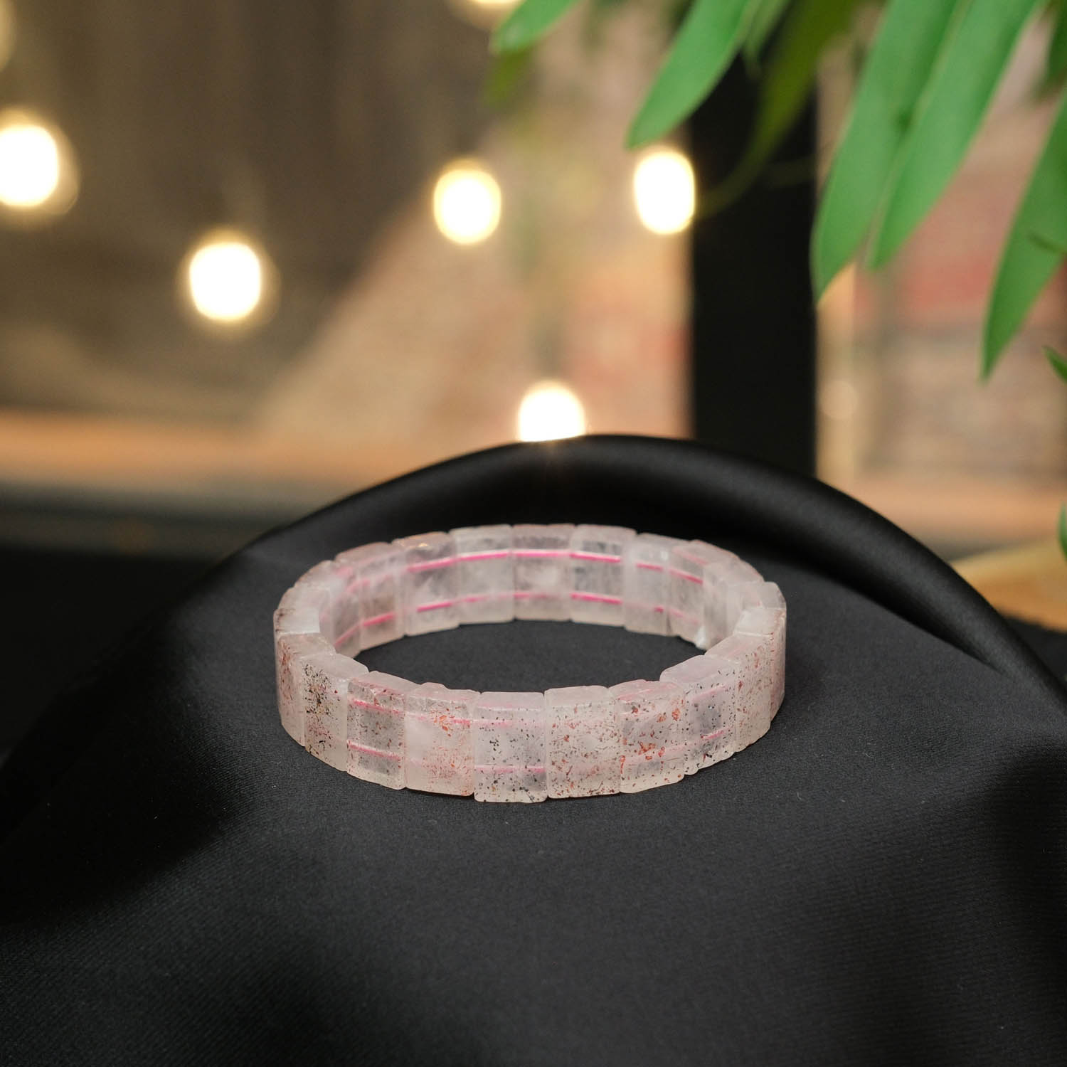 bracciale-pietra-super-seven-naturale-originale-taglio-rolex Klassisches Design-Armband aus originalen Super Seven Natursteinen im modernen Rolex-Schliff.