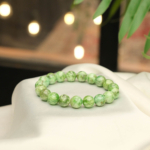 Klassisches Design-Armband aus originalen 10-11mm 5A+ grünen Variscite-Natursteinen im glatten Rundperlen-Schliff.