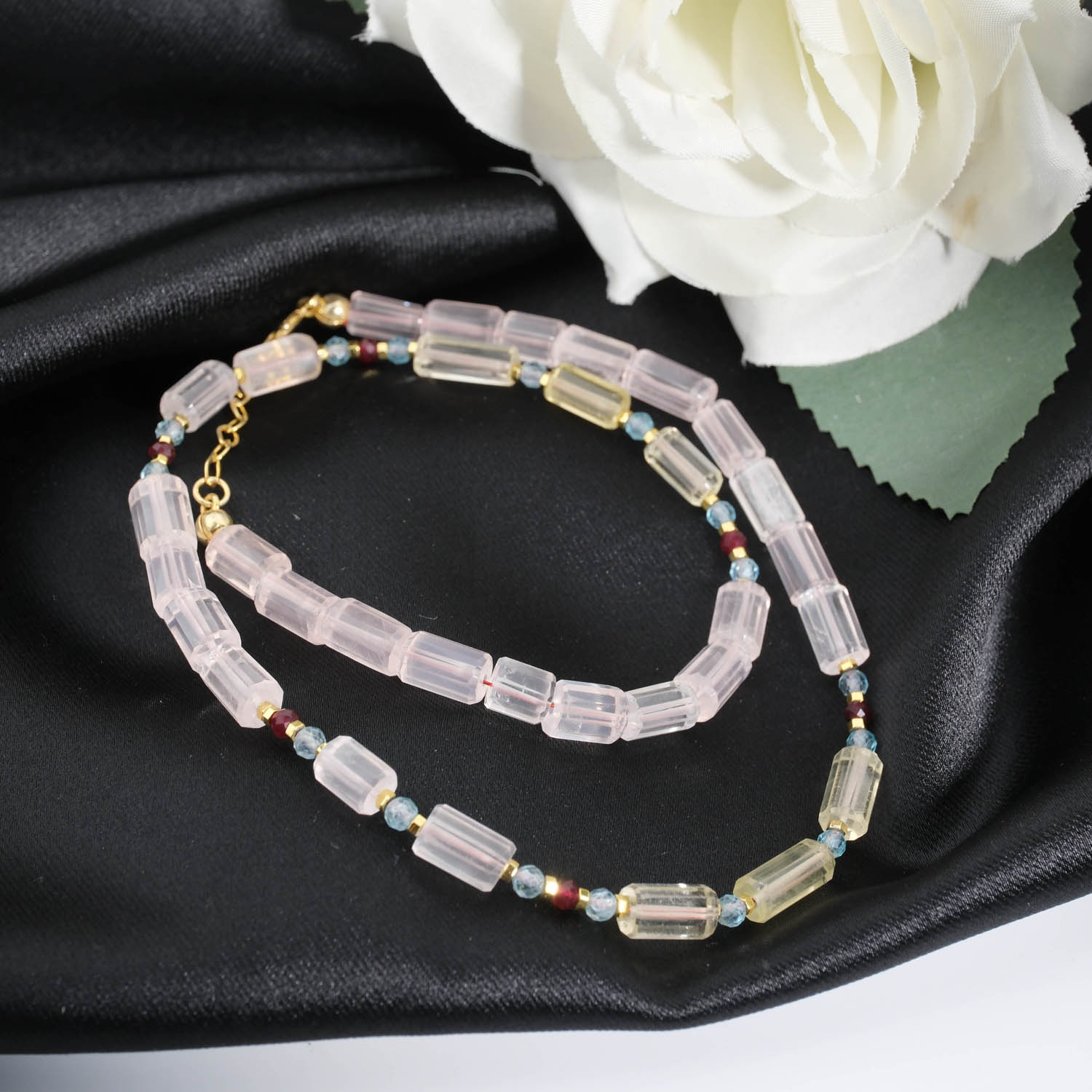 collana-donna-quarzo-rosa-limone-topazio-blu-rubino-ematite-argento-925 Echte 925 Silber Damen Design-Kette mit Rosenquarz, Zitronenquarz, blauem Topas, Rubin und goldenem Hämatit.