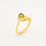 Bague de luxe pour femme en argent sterling 925 plaqué or ornée d'une rose et d'une pierre de péridot naturelle originale.