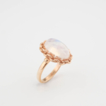 Bague de luxe pour femme en argent sterling 925 plaqué or rose ornée d'une pierre de lune naturelle originale de coupe ovale.