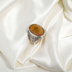Anillo de diseño artesanal adornado con gema de zafiro amarillo natural original de 11,35ct en plata de ley 925.