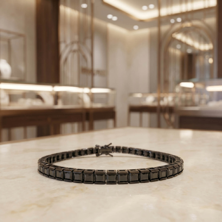 Luxus-Design-Tennisarmband aus 925er Sterlingsilber mit Schwarzvergoldung, besetzt mit originalen schwarzen Onyx-Edelsteinen im quadratischen Facettenschliff.