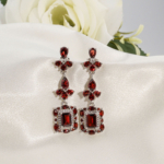 Pendientes colgantes en plata de ley 925 con granate natural original corte baguette y pera.