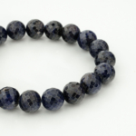 Uniseks elastična narukvica od fasetiranih 10-11 mm perli prirodnog tamnoplavog safira vrhunskog kvaliteta 5A+.