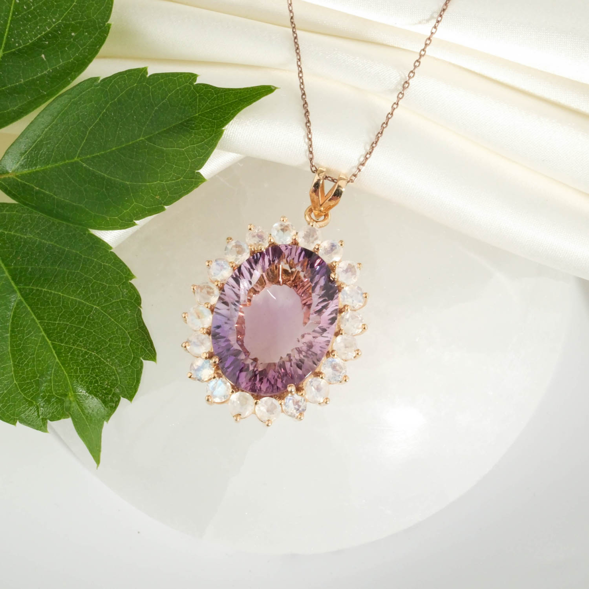 Orijinal 32,39ct ametist ve 5,64ct ay taşı doğal taşlı halo tasarım 925 ayar gümüş rose kaplama kadın kolye.