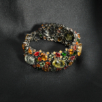 Bracelet manchette d'art en argent 925 noir rhodié serti de citrines quartz et saphirs naturels de qualité gemme.