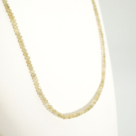 Collier délicat en diamant jaune naturel micro-facetté et fermoir en argent 925 pour femme.