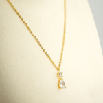 Collier pour femme en argent 925 plaqué or avec pendentif goutte en pierre Ice Cut étincelante.