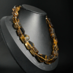 Collier ras-du-cou d'exception en argent 925 avec blocs géométriques facettés de citrine kundalini naturelle miel.