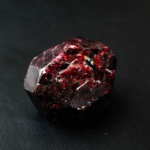 Özel Renk Lal (Garnet) Kristali Doğal Taş Ham Parça (Almandin Garnet Cinsi) - Görsel 3