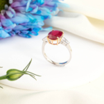 Orijinal 4,66ct oval faset kesim yakut doğal taş baget zirkonlu 925 ayar gümüş kadın yüzük.