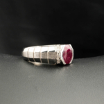 Изискан унисекс сребърен пръстен 925 с естествен овален рубин 1.90ct и диаманти 0.22ct.
