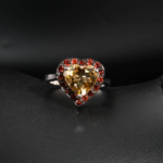 Bague pour femme en argent 925 ornée d'une citrine naturelle en forme de coeur et halo de grenats 7,05ct.