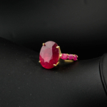 Bague pour femme en argent 925 plaqué or avec rubis naturel véritable et halo de zircons étincelants.
