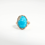 Damen Vintage Ring aus 925 Silber Roségold vergoldet mit echtem persischem Nishapur Türkis Cabochon auf weißer Seide