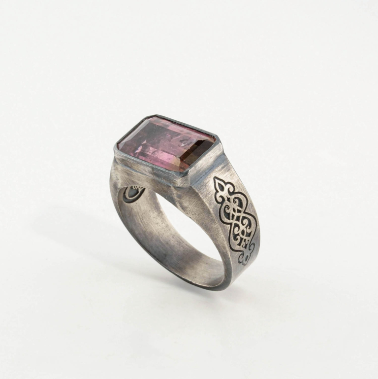 Unikatni unisex prsten od srebra 925 sa prirodnim lubenica turmalinom pravougaonog oblika 6,30ct.